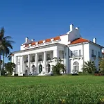 Palm Beach Hotel