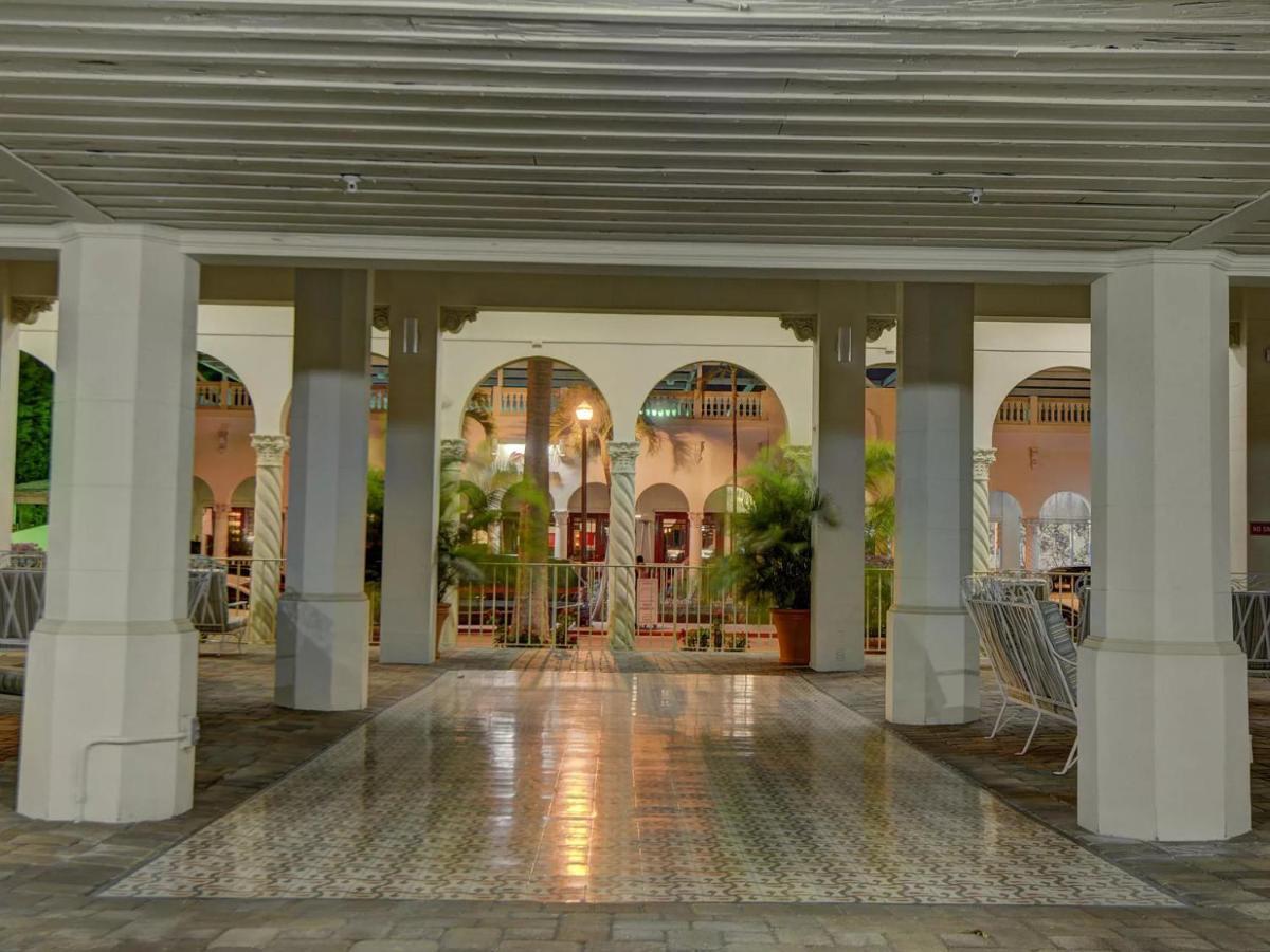 Hemingway At Palm Island Aparthotel 3*